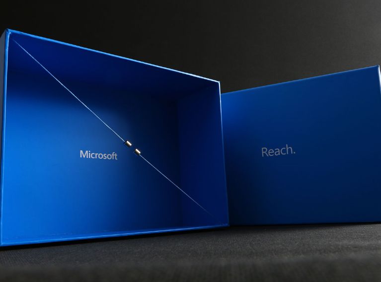 Microsoft – Corporate Gift Packaging Design Matching The Innovative Product