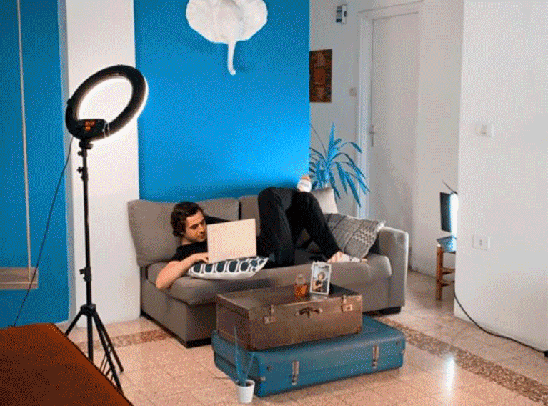 IDM – Advertising & Communication Campaign For Plug-And-Play Internet Device IDM Go
